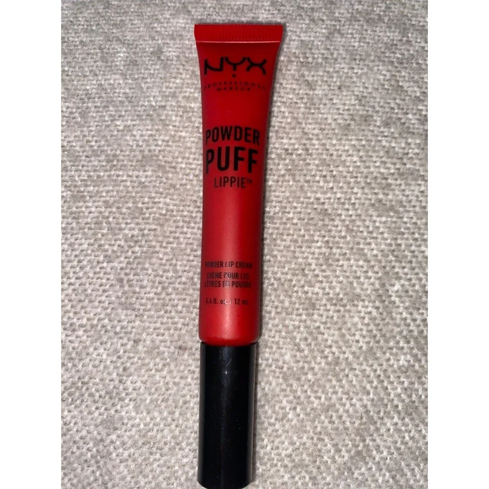 NYX Professional Makeup Powder Puff Lippie ppl03 Group love